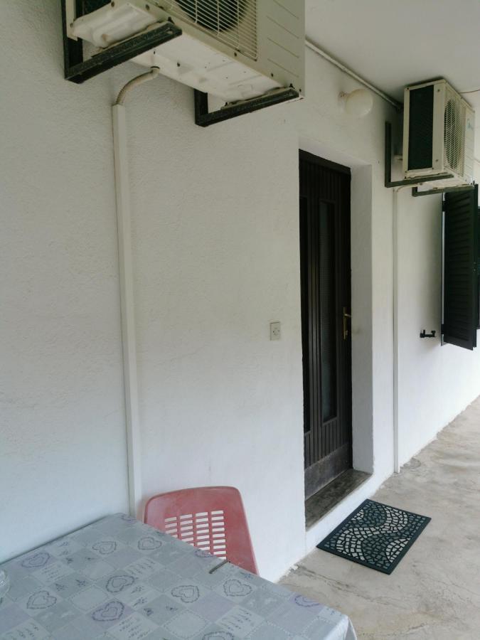 Room Dobrenka Hvar Exterior photo