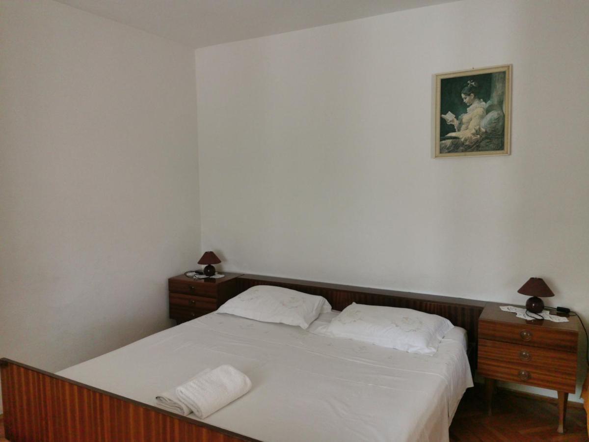 Room Dobrenka Hvar Exterior photo